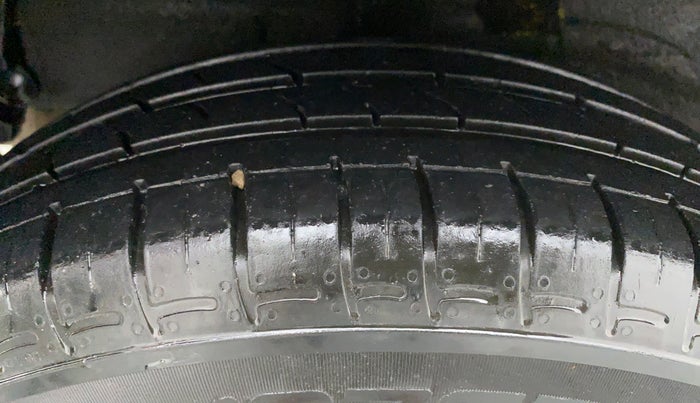 2021 Hyundai AURA S CNG, CNG, Manual, 35,714 km, Right Rear Tyre Tread