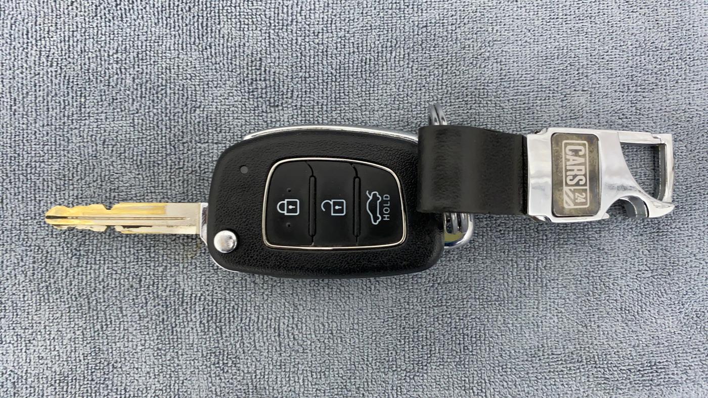 2021 Hyundai AURA S CNG, CNG, Manual, 35,714 km, Key Close Up
