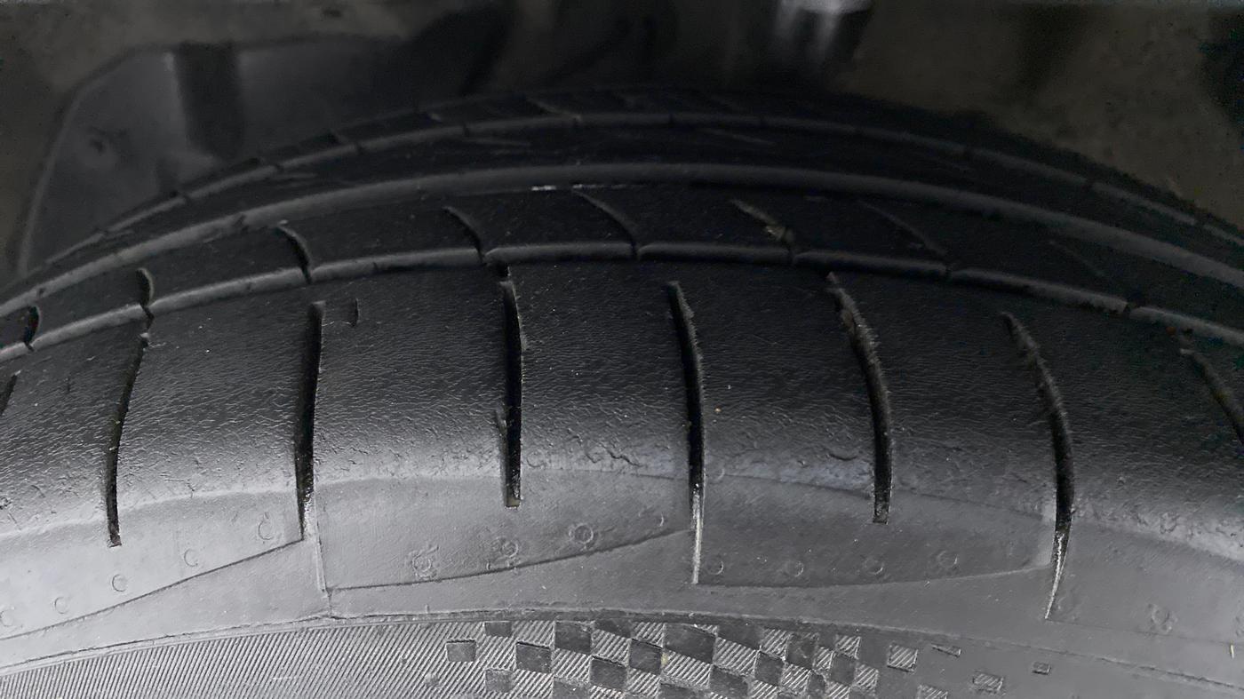 2020 MG HECTOR SHARP DCT PETROL, Petrol, Automatic, 38,687 km, Left Front Tyre Tread