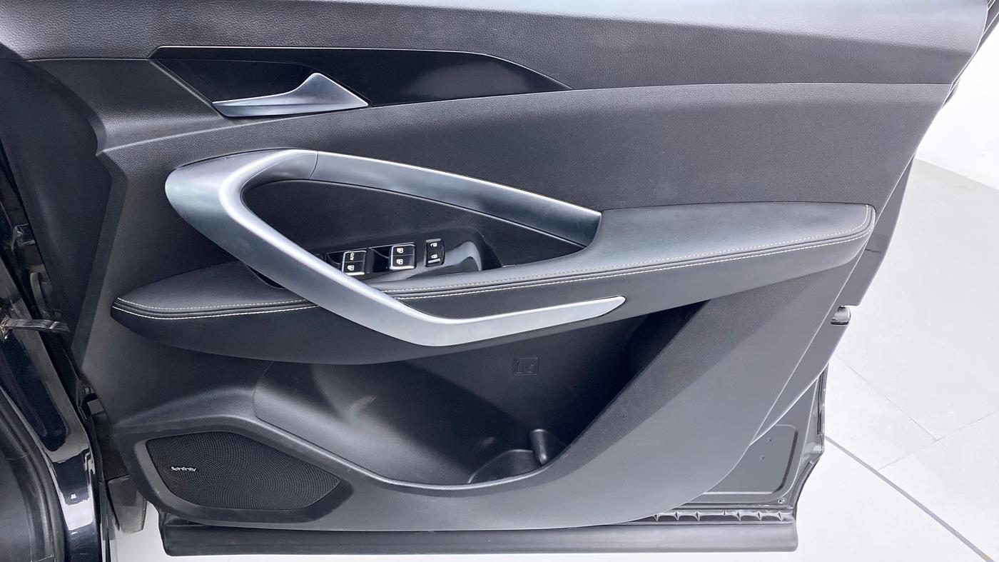 2020 MG HECTOR SHARP DCT PETROL, Petrol, Automatic, 38,687 km, Driver Side Door Panels Control