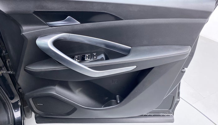 2020 MG HECTOR SHARP DCT PETROL, Petrol, Automatic, 38,687 km, Driver Side Door Panels Control