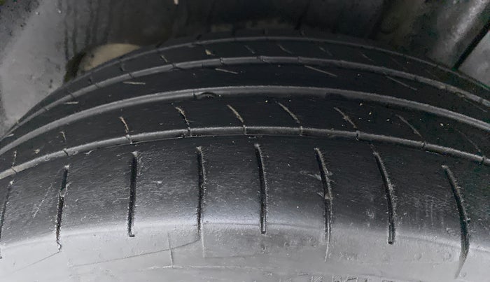 2020 MG HECTOR SHARP DCT PETROL, Petrol, Automatic, 38,687 km, Left Rear Tyre Tread