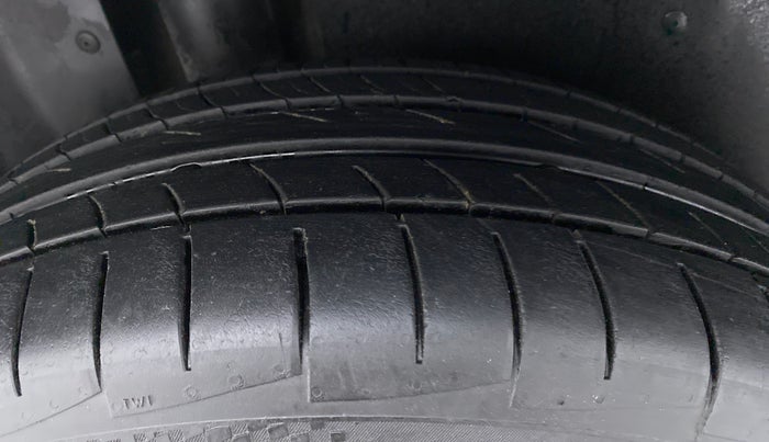 2020 MG HECTOR SHARP DCT PETROL, Petrol, Automatic, 38,687 km, Right Rear Tyre Tread