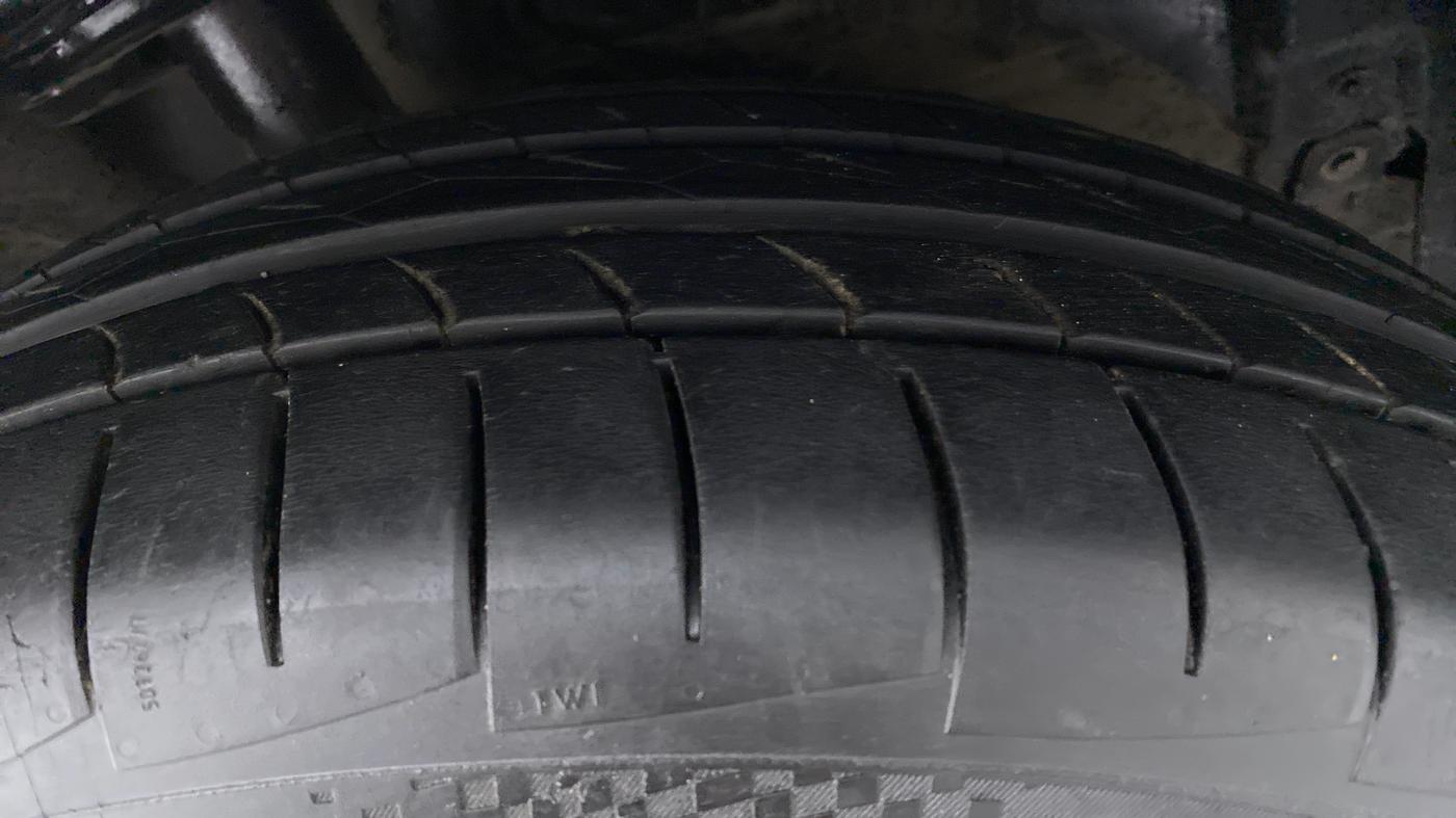 2020 MG HECTOR SHARP DCT PETROL, Petrol, Automatic, 38,687 km, Right Front Tyre Tread