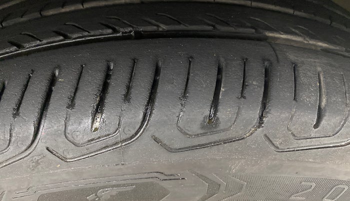 2021 Volkswagen TAIGUN GT PLUS 1.5 TSI DSG, Petrol, Automatic, 68,439 km, Right Front Tyre Tread