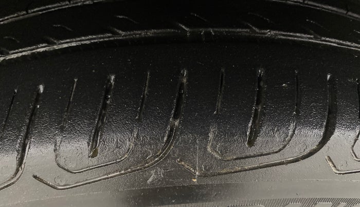 2021 Volkswagen TAIGUN GT PLUS 1.5 TSI DSG, Petrol, Automatic, 68,439 km, Left Front Tyre Tread