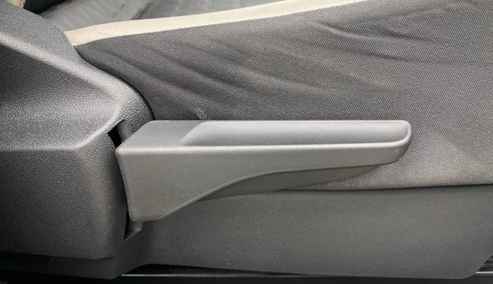 2021 Volkswagen TAIGUN GT PLUS 1.5 TSI DSG, Petrol, Automatic, 68,439 km, Driver Side Adjustment Panel