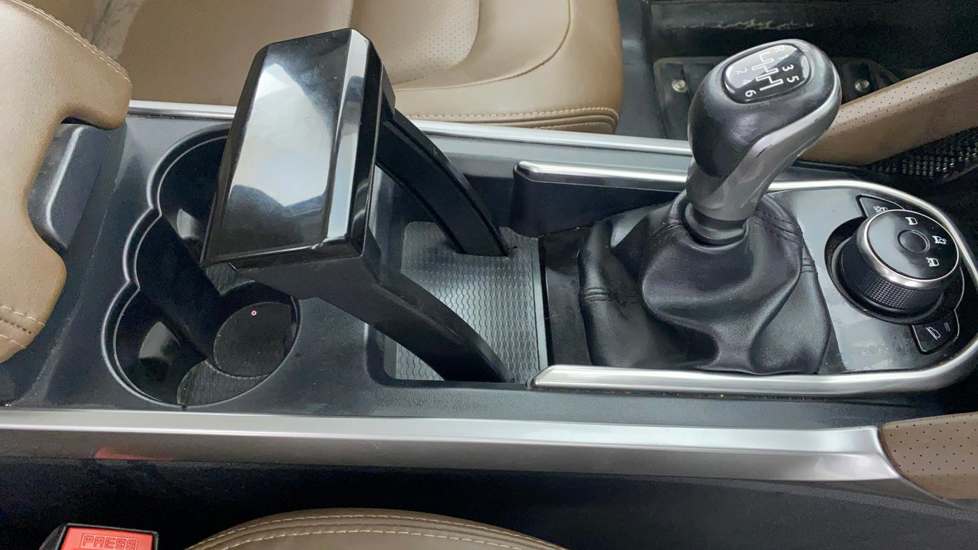 2020 Tata Harrier XZ +, Diesel, Manual, 52,954 km, Gear Lever