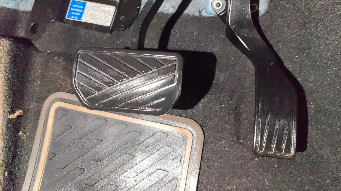 2021 Maruti S Cross ZETA AT 1.5, Petrol, Automatic, 56,835 km, Pedals