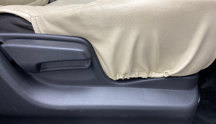 2013 Maruti Ritz VXI BS IV, Petrol, Manual, 87,160 km, Driver Side Adjustment Panel