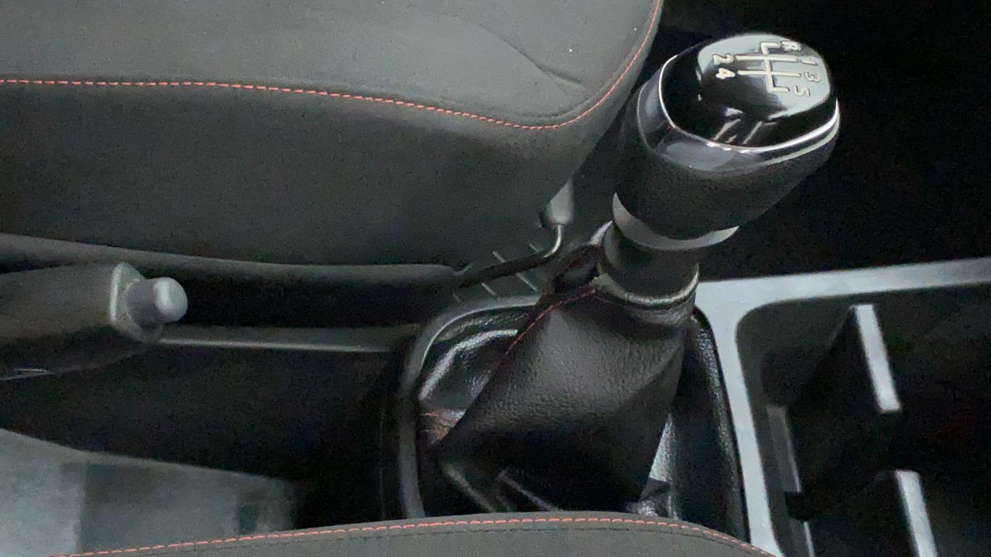 2020 Renault Kwid RXT 1.0 (O), Petrol, Manual, 6,299 km, Gear Lever