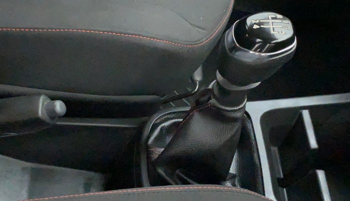 2020 Renault Kwid RXT 1.0 (O), Petrol, Manual, 6,299 km, Gear Lever