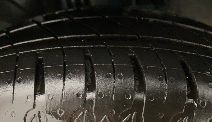 2020 Renault Kwid RXT 1.0 (O), Petrol, Manual, 6,299 km, Right Front Tyre Tread