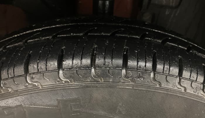 2016 Renault Kwid RXT 0.8, Petrol, Manual, 40,122 km, Right Front Tyre Tread