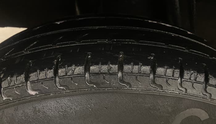2016 Renault Kwid RXT 0.8, Petrol, Manual, 40,122 km, Right Rear Tyre Tread