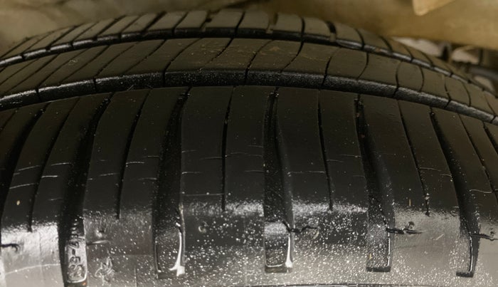 2015 Honda Jazz 1.2L I-VTEC V AT, Petrol, Automatic, 69,468 km, Right Rear Tyre Tread