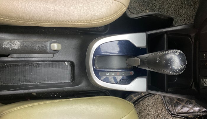 2015 Honda Jazz 1.2L I-VTEC V AT, Petrol, Automatic, 69,468 km, Gear Lever