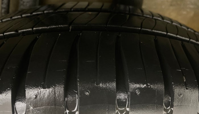 2015 Honda Jazz 1.2L I-VTEC V AT, Petrol, Automatic, 69,468 km, Left Rear Tyre Tread