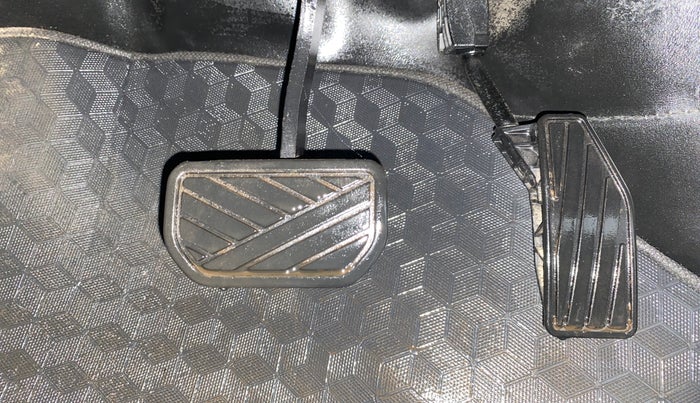 2023 Maruti Swift ZXI AMT, Petrol, Automatic, 14,033 km, Pedals