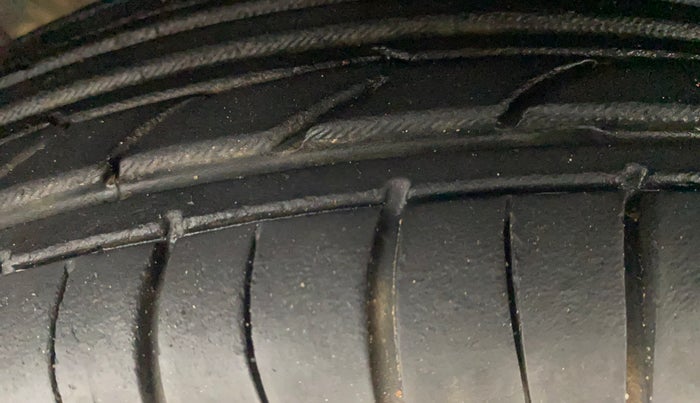 2022 Renault TRIBER RXT AMT, Petrol, Automatic, 45,118 km, Left Front Tyre Tread