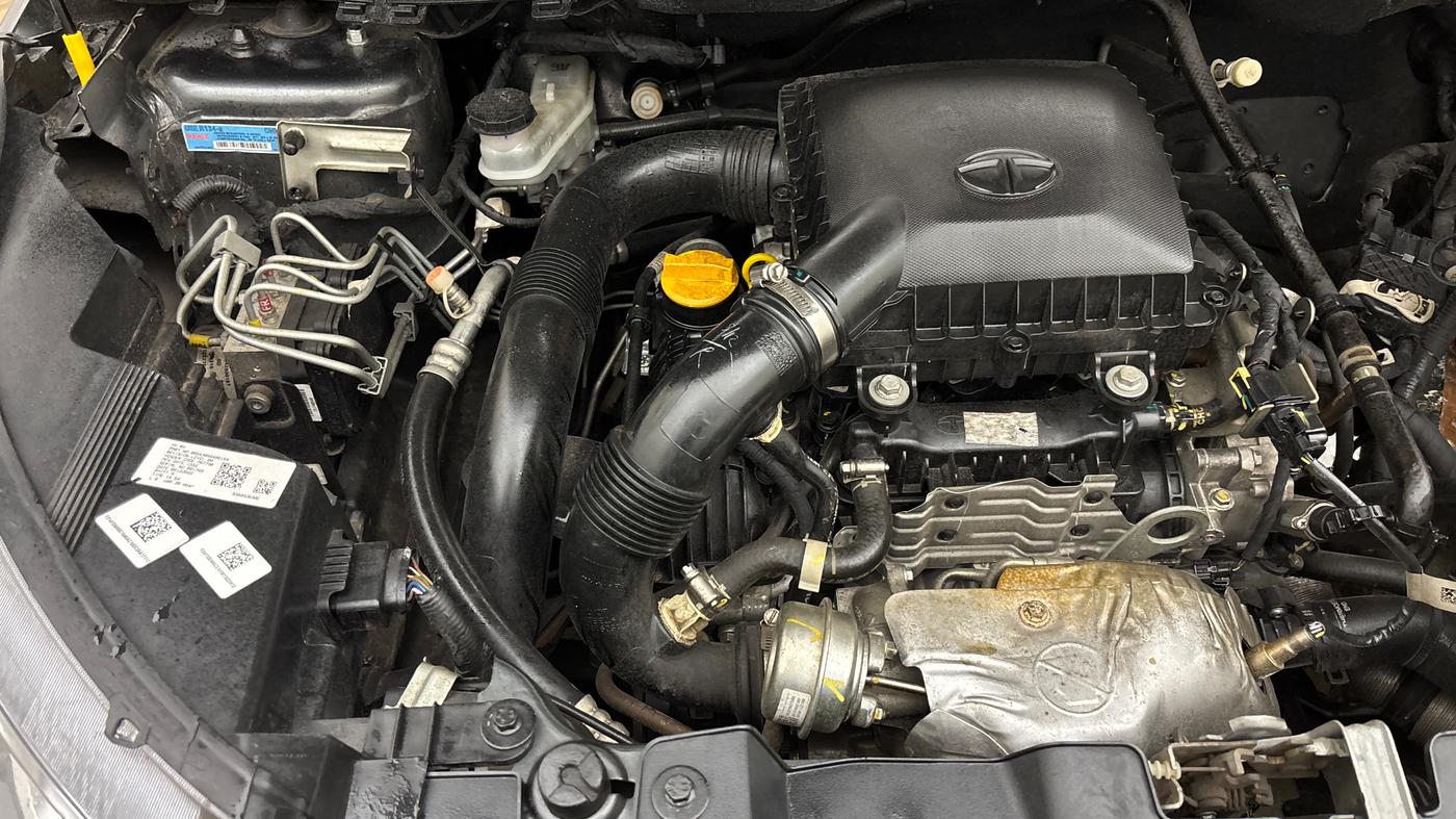 2022 Tata NEXON XZ PLUS PETROL, Petrol, Manual, 32,765 km, Engine View - Right
