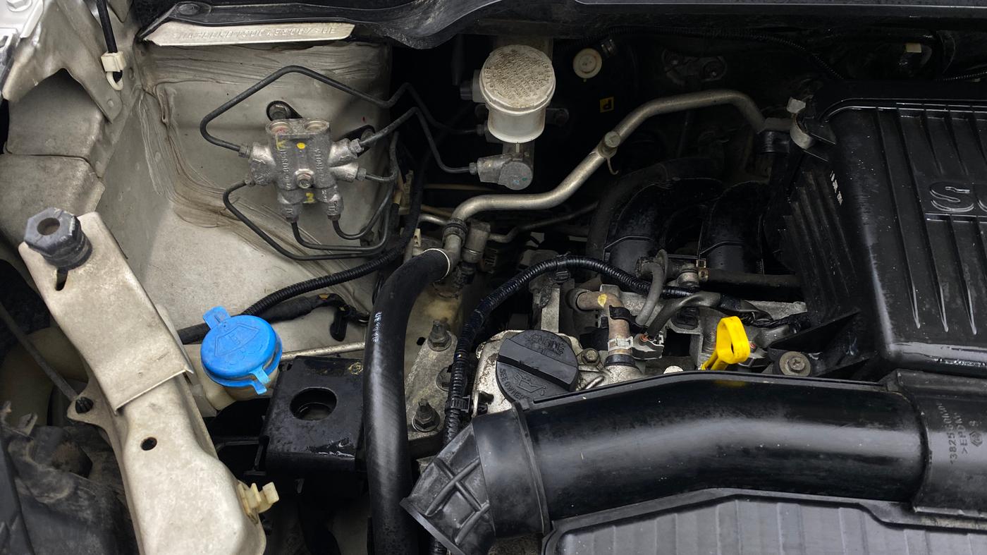 2014 Maruti Ritz VXI, Petrol, Manual, 94,816 km, Engine View - Right