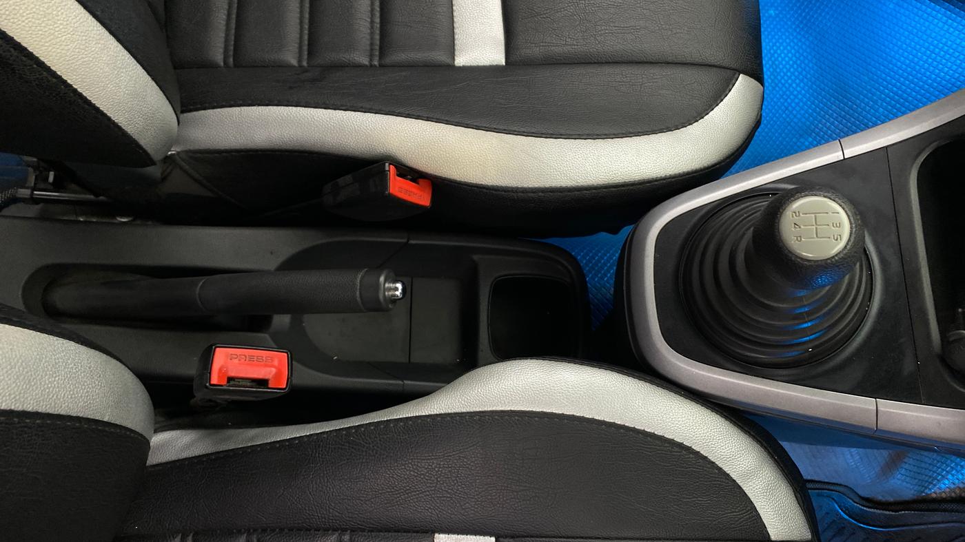 2014 Maruti Ritz VXI, Petrol, Manual, 94,816 km, Gear Lever