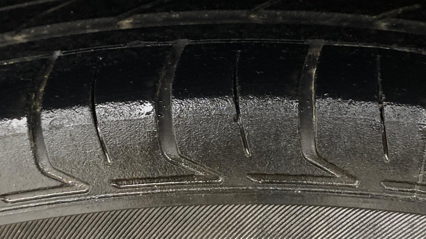 2014 Maruti Ritz VXI, Petrol, Manual, 94,816 km, Right Rear Tyre Tread
