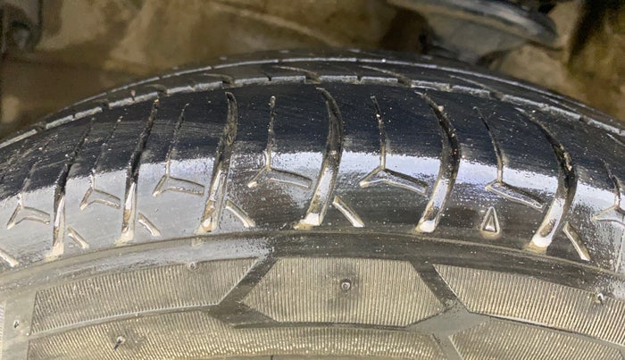 2018 Maruti Wagon R 1.0 VXI, Petrol, Manual, 72,141 km, Left Front Tyre Tread