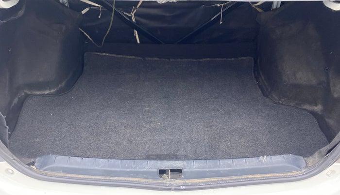 2011 Toyota Etios G, Petrol, Manual, 85,630 km, Boot Inside