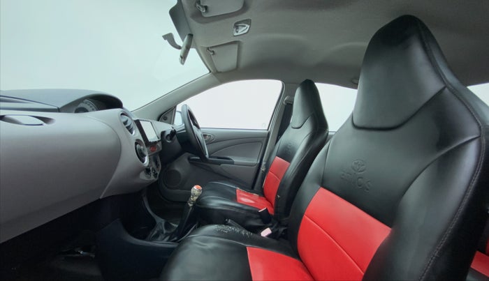 2011 Toyota Etios G, Petrol, Manual, 85,630 km, Right Side Front Door Cabin