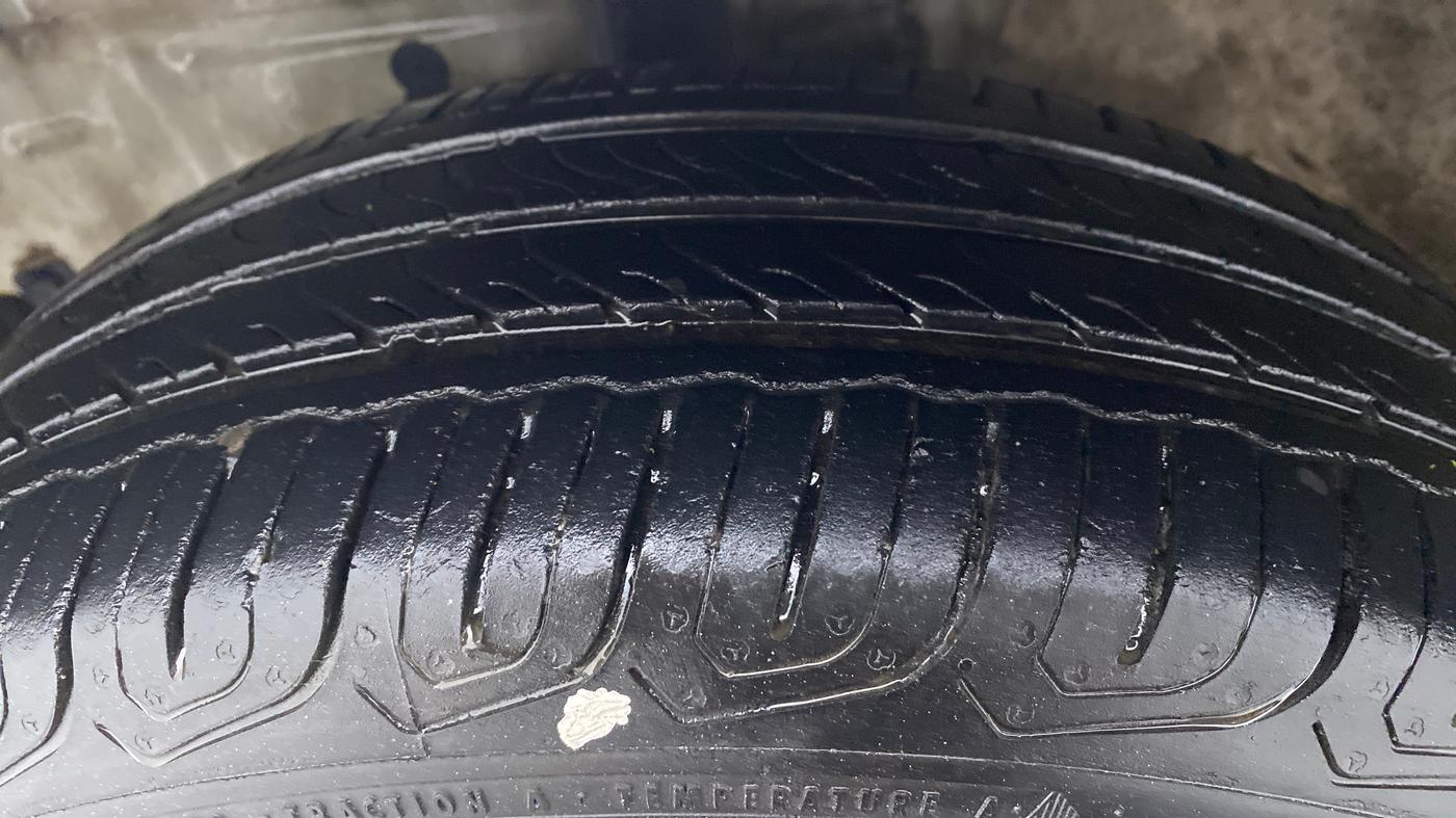 2011 Toyota Etios G, Petrol, Manual, 85,630 km, Left Front Tyre Tread