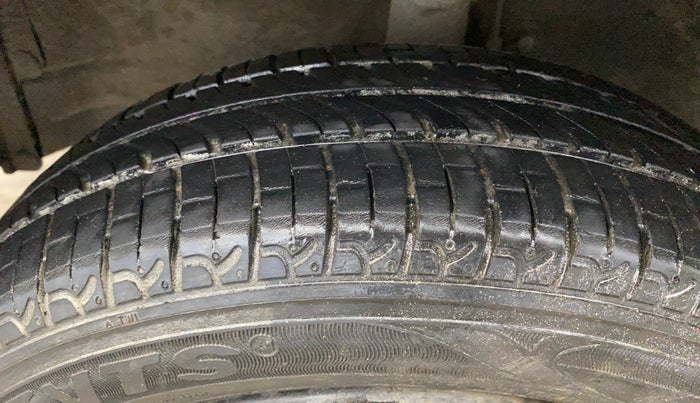 2016 Maruti Wagon R 1.0 VXI AMT, Petrol, Automatic, 60,782 km, Left Front Tyre Tread