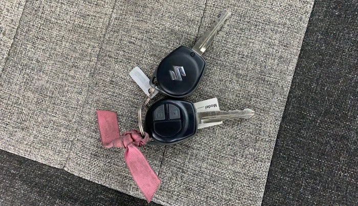 2016 Maruti Wagon R 1.0 VXI AMT, Petrol, Automatic, 60,782 km, Key Close Up