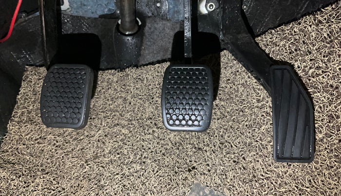 2018 Maruti Alto 800 LXI, Petrol, Manual, 62,104 km, Pedals