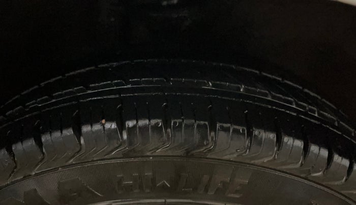 2018 Maruti Alto 800 LXI, Petrol, Manual, 62,104 km, Right Front Tyre Tread