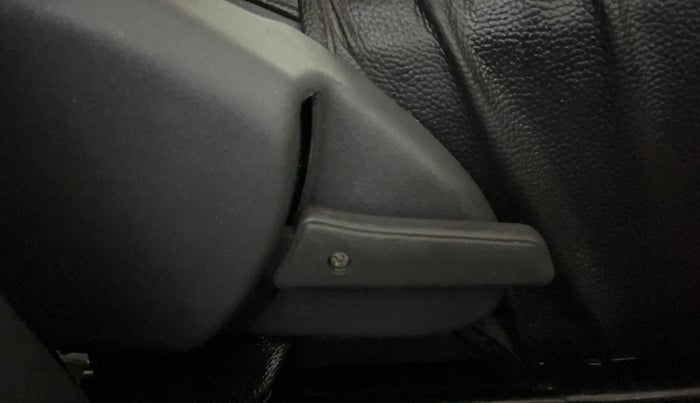 2018 Maruti Alto 800 LXI, Petrol, Manual, 62,104 km, Driver Side Adjustment Panel