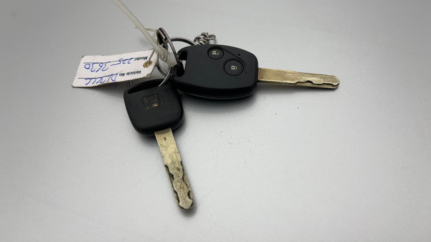 2014 Honda Brio VX AT, Petrol, Automatic, 87,010 km, Key Close Up