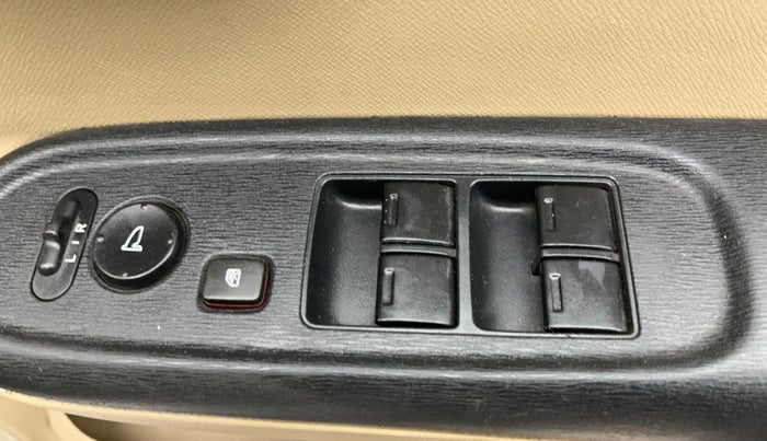 2014 Honda Brio VX AT, Petrol, Automatic, 87,010 km, Driver Side Door Panels Control