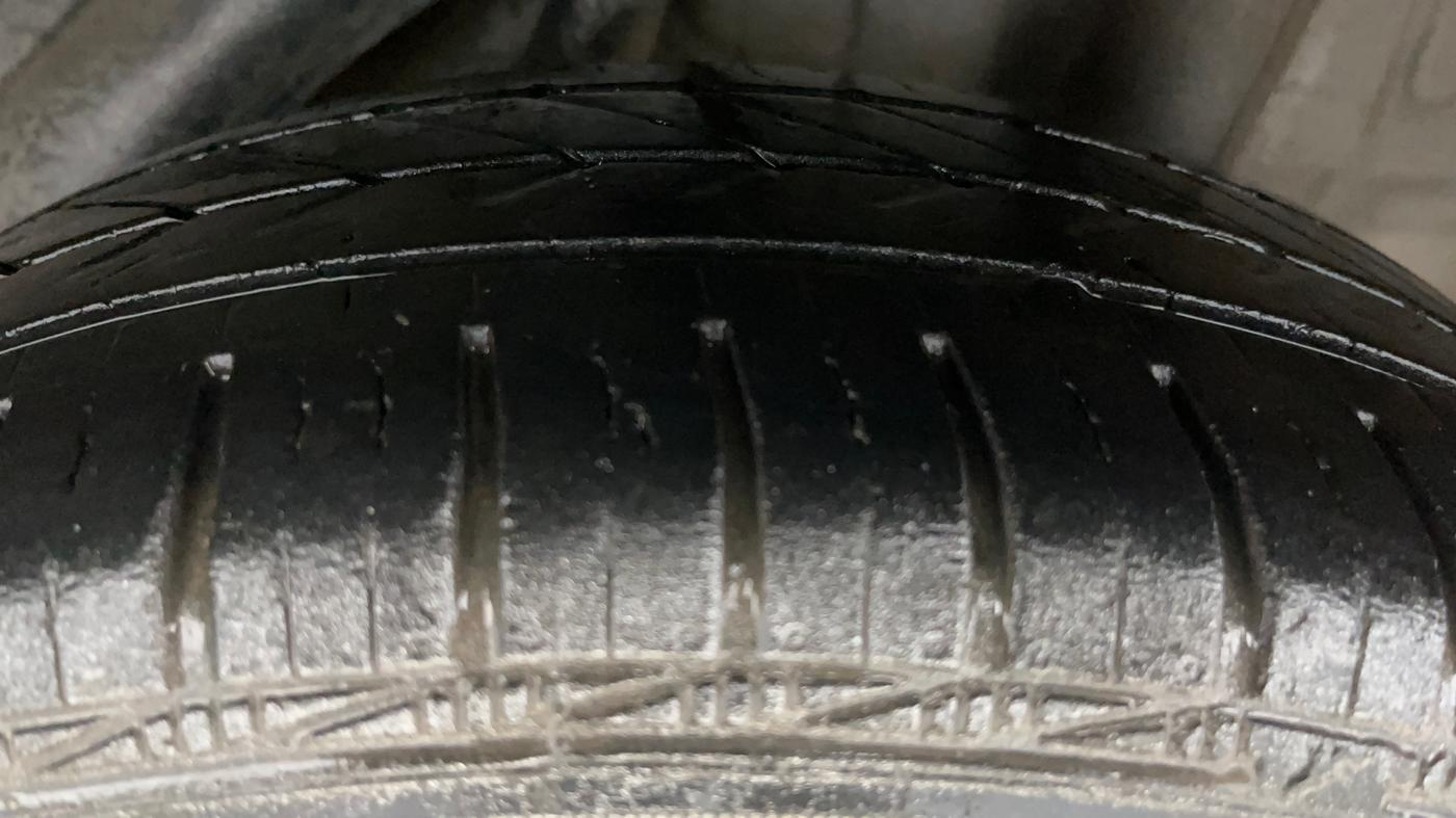 2014 Honda Brio VX AT, Petrol, Automatic, 87,010 km, Left Rear Tyre Tread