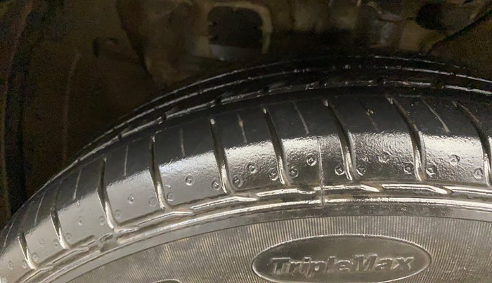 2022 KIA SELTOS HTK PLUS 1.5, Petrol, Manual, 25,551 km, Left Front Tyre Tread