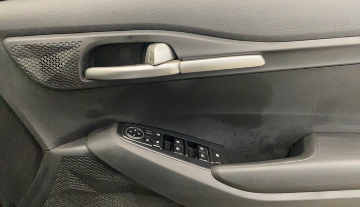 2022 KIA SELTOS HTK PLUS 1.5, Petrol, Manual, 25,551 km, Driver Side Door Panels Control