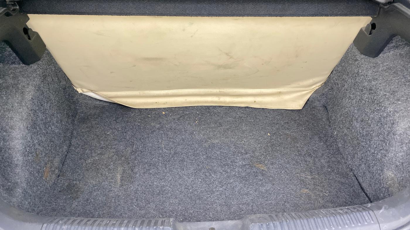 2017 Volkswagen Polo HIGHLINE1.2L, Petrol, Manual, 1,07,839 km, Boot Inside