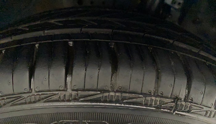2012 Honda Brio S MT, Petrol, Manual, 60,023 km, Right Rear Tyre Tread