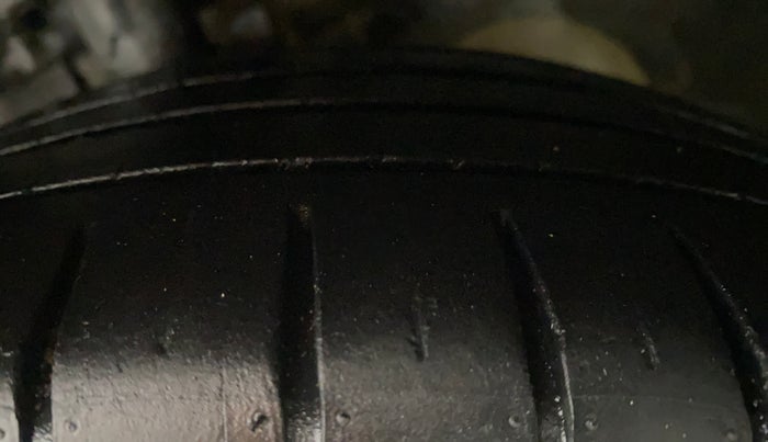 2021 Ford Figo Aspire TITANIUM PLUS 1.2 PETROL, Petrol, Manual, 91,897 km, Left Front Tyre Tread