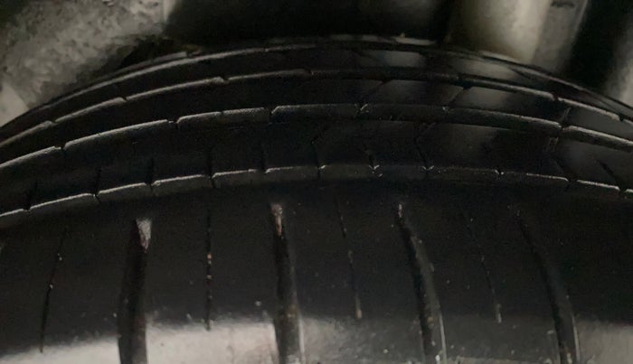 2021 Ford Figo Aspire TITANIUM PLUS 1.2 PETROL, Petrol, Manual, 91,897 km, Left Rear Tyre Tread