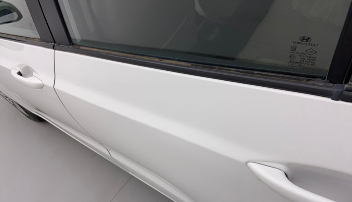 2017 Hyundai Xcent S 1.2, Petrol, Manual, 68,707 km, Rear left door - Weather strip has minor damage
