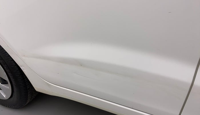 2017 Hyundai Xcent S 1.2, Petrol, Manual, 68,707 km, Right rear door - Slightly dented