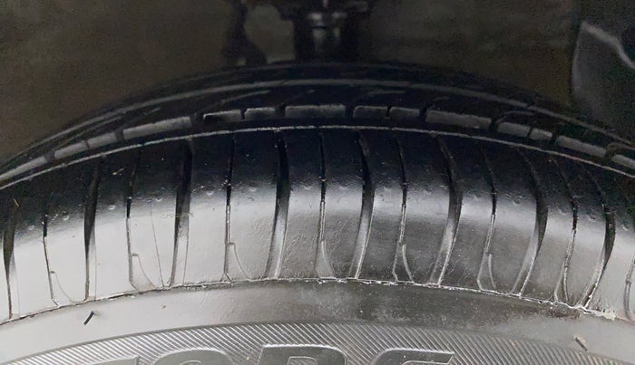 2017 Hyundai Xcent S 1.2, Petrol, Manual, 68,707 km, Right Front Tyre Tread