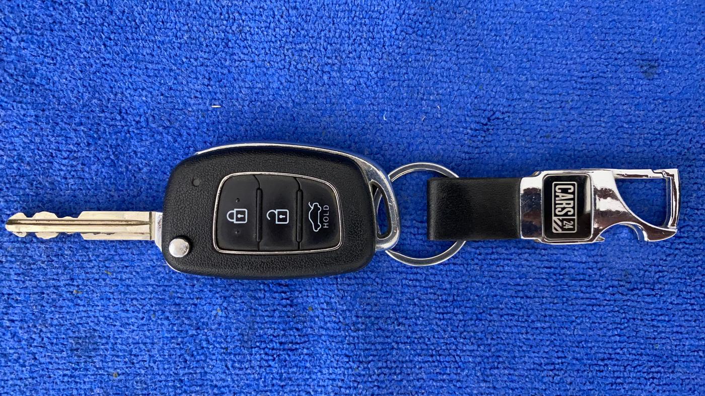 2017 Hyundai Xcent S 1.2, Petrol, Manual, 68,707 km, Key Close Up